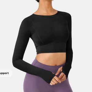 In My Feels Solid Thumb Hole Cropped Sports Top - Black